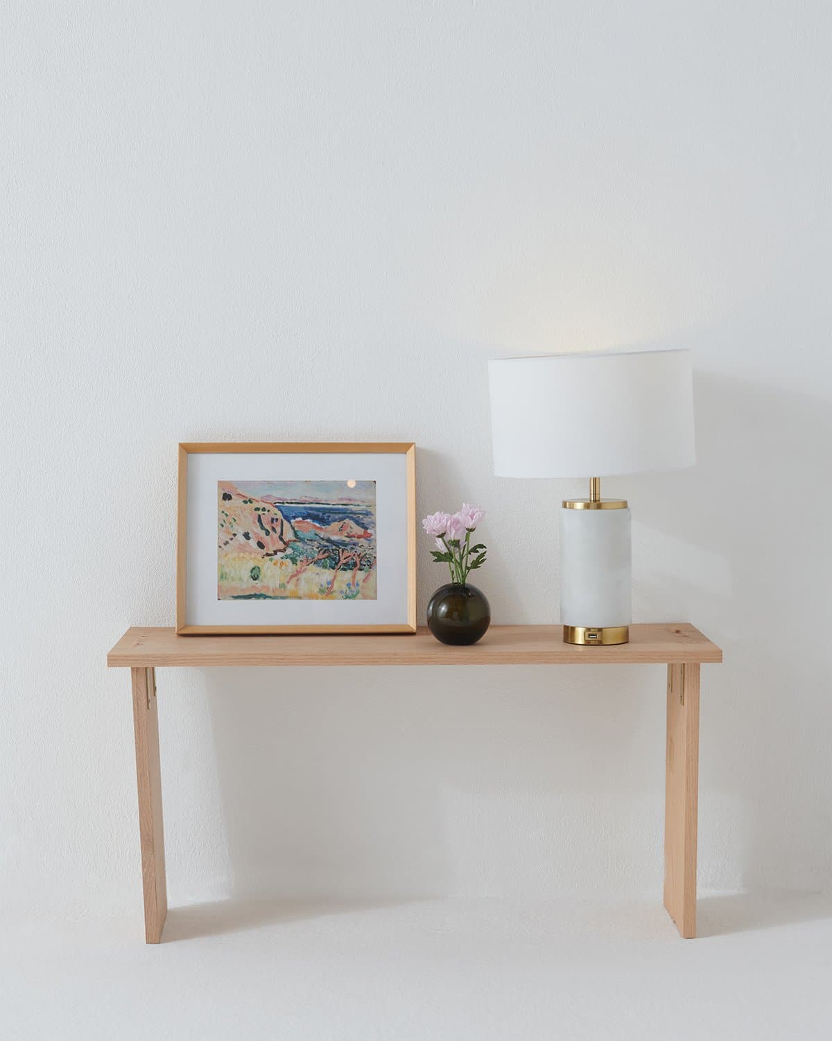 Glowmere Arden Marble USB Table Lamp with White Shade in brass