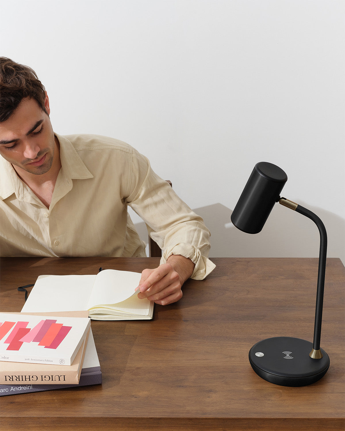 Glowmere Ezra LED Desk Lamp with Wireless Charging view 7