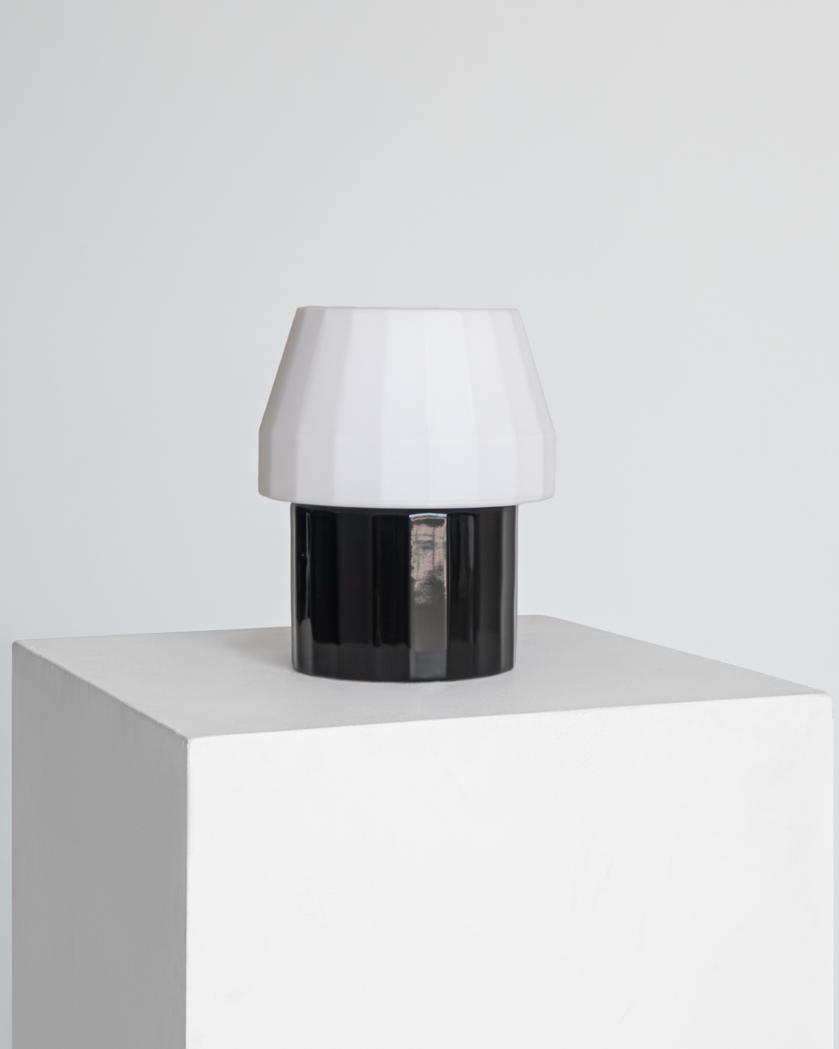 Glowmere Duke Glossy Black Base Frosted Glass Table Lamp view 5