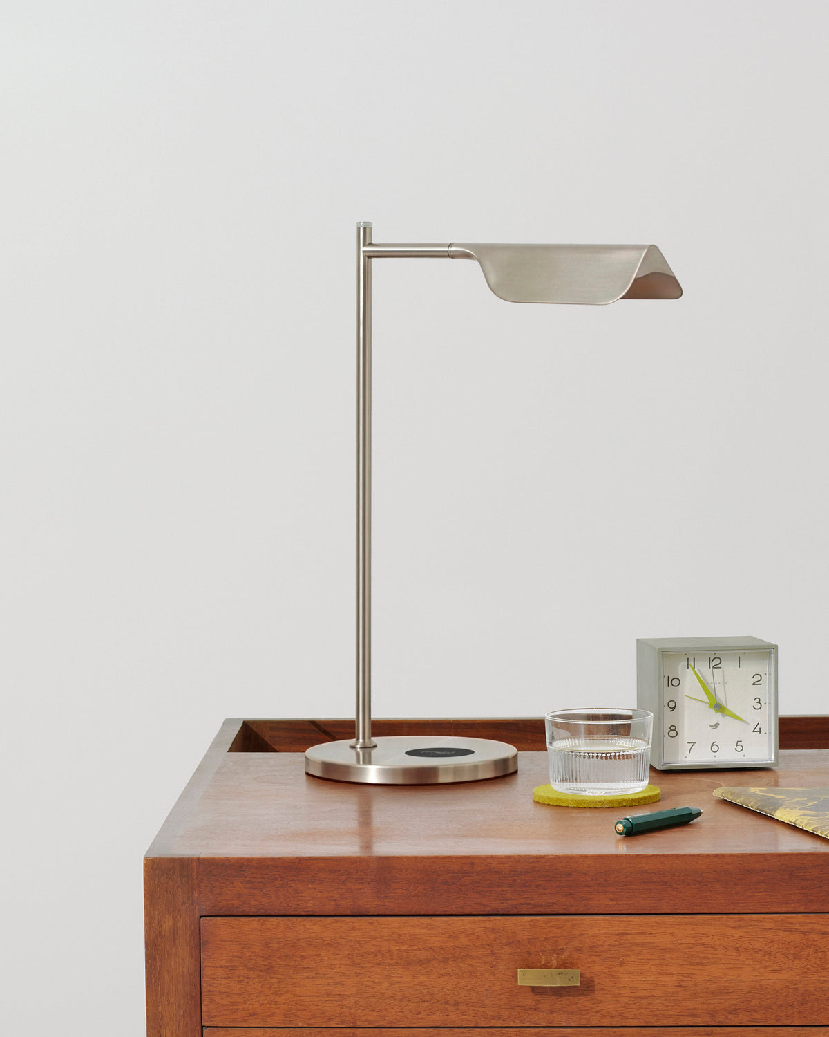 Glowmere Leaf Swing Arm Table Lamp with Wireless Charger in nickel