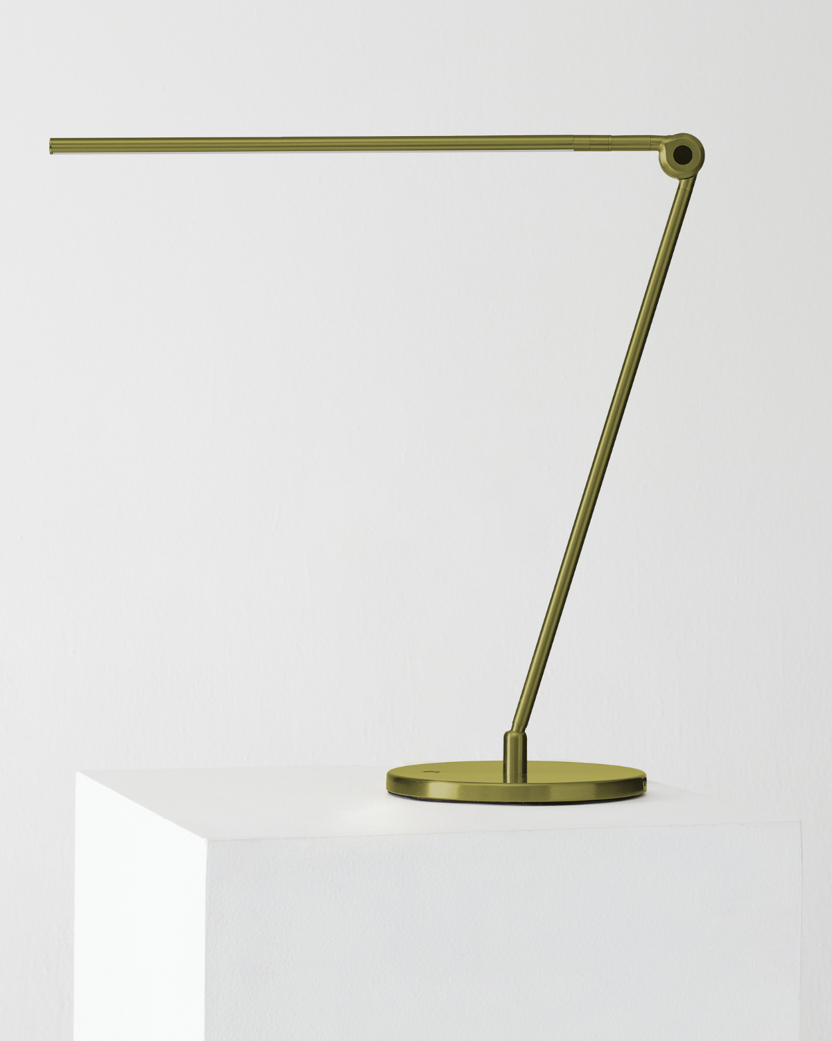 Glowmere Libra Minimalist LED Table Lamp in green