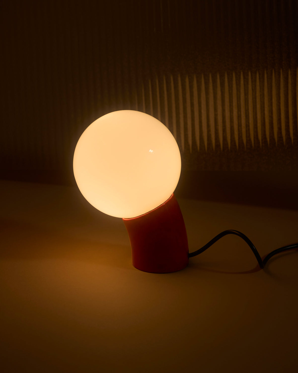 Glowmere Vino Curved Body Glass Globe Table Lamp with USB C in red