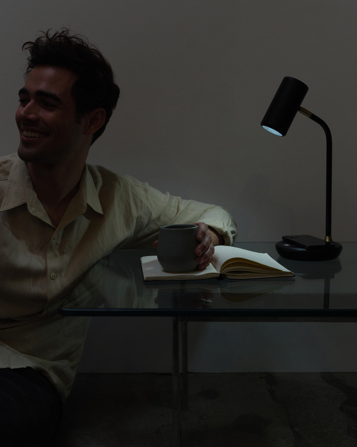 Glowmere Ezra LED Desk Lamp with Wireless Charging view 8