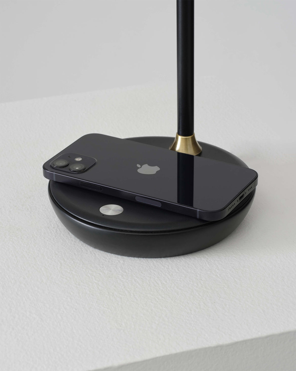 Glowmere Ezra LED Desk Lamp with Wireless Charging charging detail